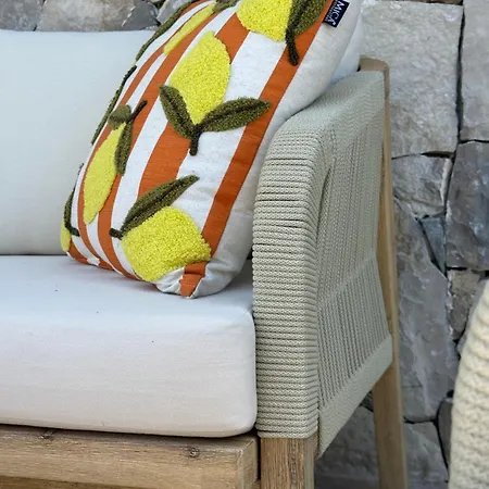 Maison C בית הארחה 4*